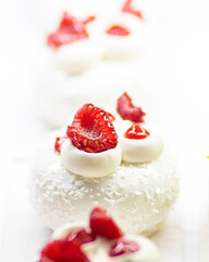 Obraz na płótnie Canvas cake with strawberries