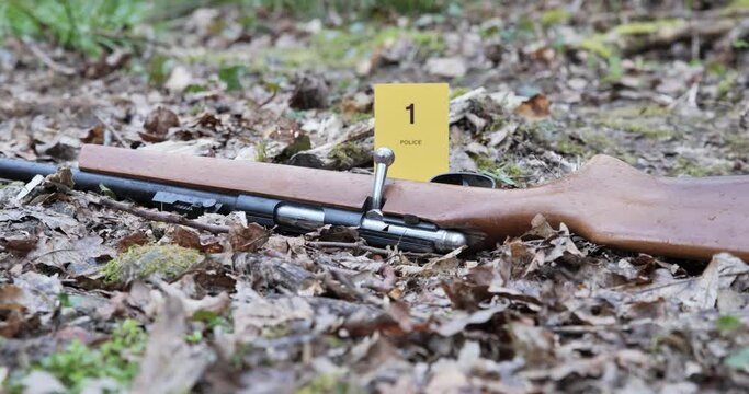 arme trouv&eacute; sur lieu du crime