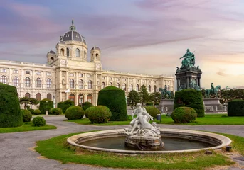 Türaufkleber Museum of Art History and Empress Maria Theresia monument at sunset, Vienna, Austria © Mistervlad