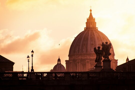 C&uacute;pula vaticano