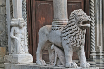 Bergamo, portale della Basilica di Santa Maria Maggiore