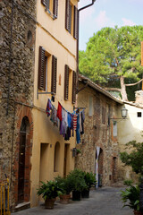 Washing drying, Via della Porta, San Gusmè, Tuscany, Italy
