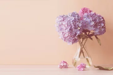 Foto op Aluminium Blue and pink hydrangea blooming flower bouquet. Spring floral background. Selective focus. © Inga