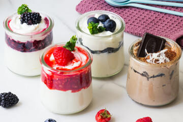 Jogurt / Skyr / Quark with Berries