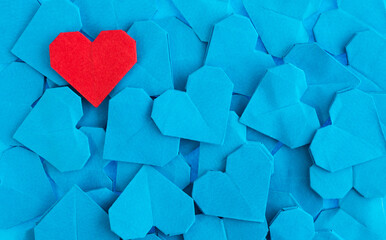 Red origami heart on blue origami hearts - obrazy, fototapety, plakaty