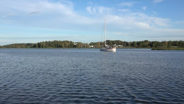 Bootsfahrt an der Sch&auml;renk&uuml;ste bei Stockholm