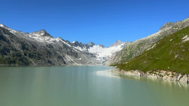 The Oberaarsee is the highest reservoir in the headwaters of the Aare in the canton of Bern (municipality of Guttannen).
