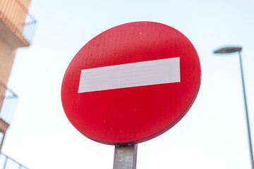 señal de tráfico prohibido circular