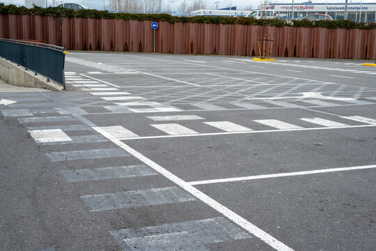 aparcamiento publico al aire libre