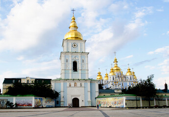 Fototapeta na wymiar great Sofievsky Cathedral in beautiful summer Kyiv, the capital of Ukraine