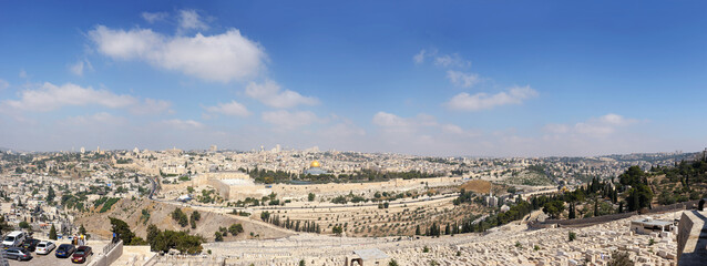 Fototapeta premium Panorama of old Jerusalem, Mount of Olives and Kidron Valley