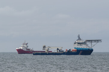 OFFSHORE SHIPS - Platform supply vessel at sea