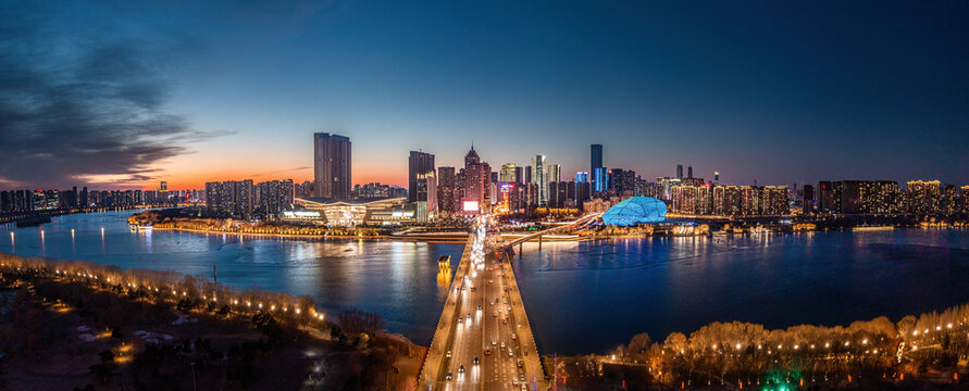 Increasingly powerful China, and urban development	
