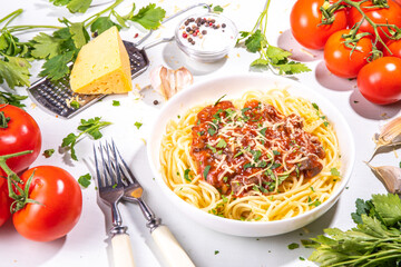 Spaghetti with tomato sauce