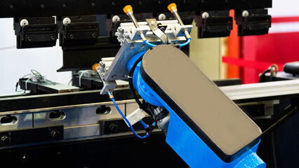 Robotic arm for picking in factory