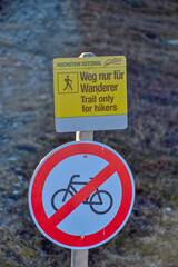 Radfahren verboten, Wanderweg, Verkehrszeichen, Schild, Tafel, Zeichen, Hinweis, Verbot, verboten,...