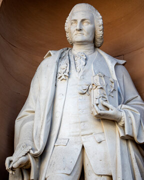 Carl Linnaeus Statue at the Royal Institution in London, UK