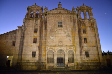 Fototapeta na wymiar Convento del Carmen por la noche en Padrón en la provincia de La Coruña, comarca del Sar, Galicia, España. 