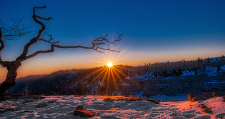 Lever de soleil au Creux du Van