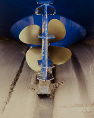 boat propeller © ukasz