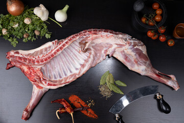 Preparación cordero crudo