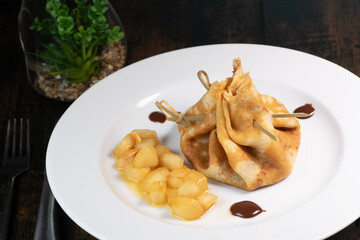 Crepe and chocolate pear alms recipe
