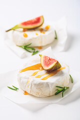 Camembert cheese with fresh figs and honey
