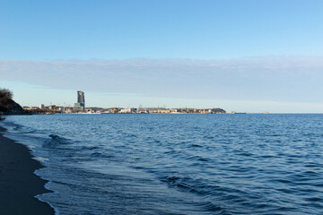 Widok na Gdynię z plaży. Gdynia Redłowo.