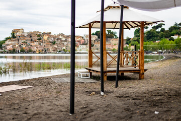 Fototapeta premium chalet sul lago