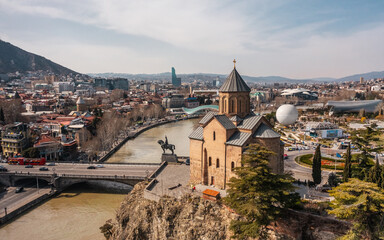 Aerial view of Metekhi Church in Tbilisi - obrazy, fototapety, plakaty