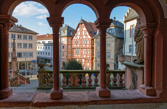 Blick von der Stiftspfarrei auf den Stiftsplatz, Aschaffenburg