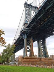 Fototapeta premium Manhattan bridge against the sky