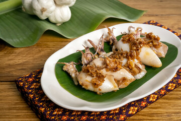 Fried squid with garlic - seafood style
