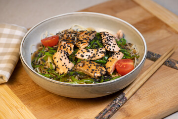 Vietnamese recipe, Warm noodle salad with salmon and sweet peas, Bo Bun, Sweet peas, salmon, tomato, teriyaki sauce, Noodle