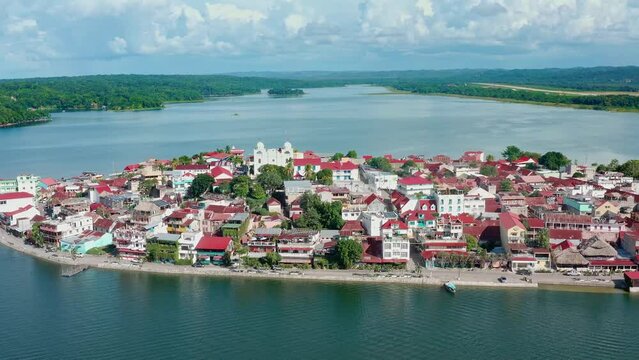 Islas Flores, Pet&eacute;n, Guatemala - Dron