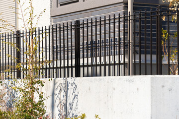 住宅　エクステリア　フェンス