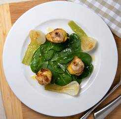 Fins, chicken drumstick, chicken, glazed onions, spinach leaves recipe