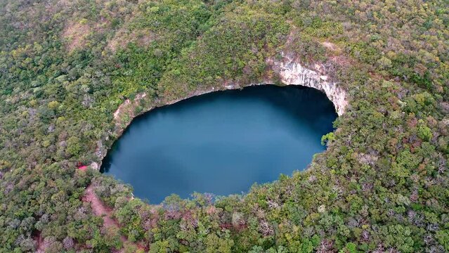 Guatemala, Huehuetenango, Nent&oacute;n, Cenotes de Candelaria, tomas a&eacute;reas con dron