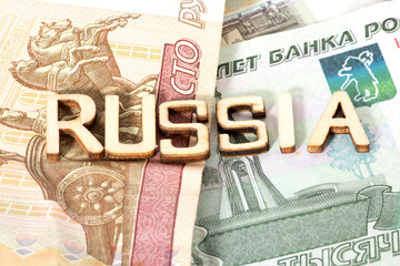 Banknoten russische Rubel und das Wort Russland