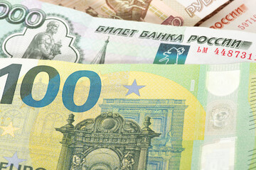 Wirtschaft und Geldscheine Euro und Rubel