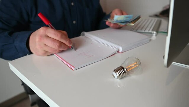 economia casa bollette luce carovita