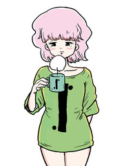 温かい飲み物を飲む女性