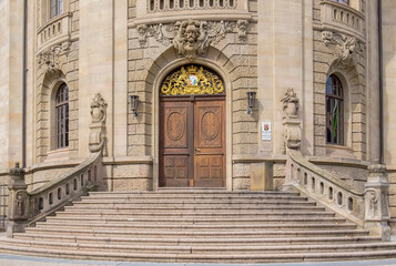 Fototapeta na wymiar Gerichtsgebäude Landau in der Pfalz