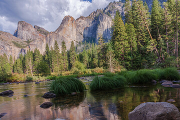 USA, California, Yosemite Valley, Merced River, Mountain