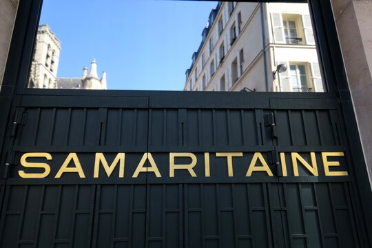 La Samaritaine. Façade ancienne du grand magasin La Samaritaine fondée en 1870 par Ernest Cognacq à Paris. 19/03/2022. 
