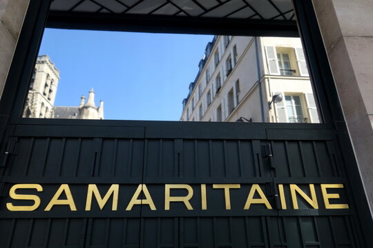 La Samaritaine. Façade ancienne du grand magasin La Samaritaine fondée en 1870 par Ernest Cognacq à Paris. 19/03/2022. 
