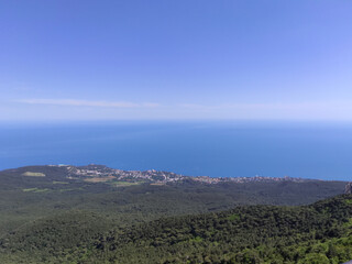 Fototapeta na wymiar panorama of mountains and sea