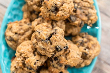 Chewy oatmeal raisin cookies