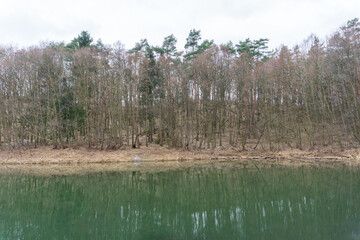 Obraz premium Idyllic view on 66-Seenwanderweg, Gamengrund, Germany, on a day in early spring