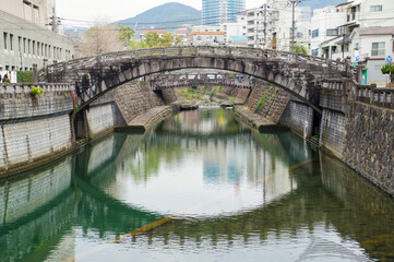 中島川に掛かる石造りのアーチ橋